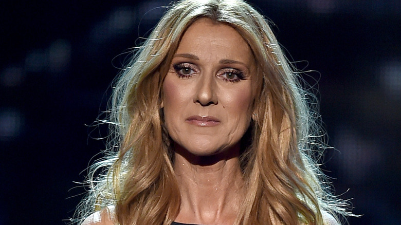 Céline Dion souriante 