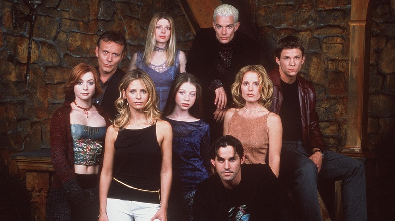 Sarah Michelle Gellar avec le casting de Buffy