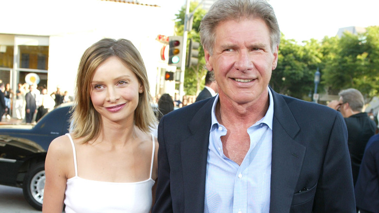 Calista Flockhart et Harrison Ford sourient