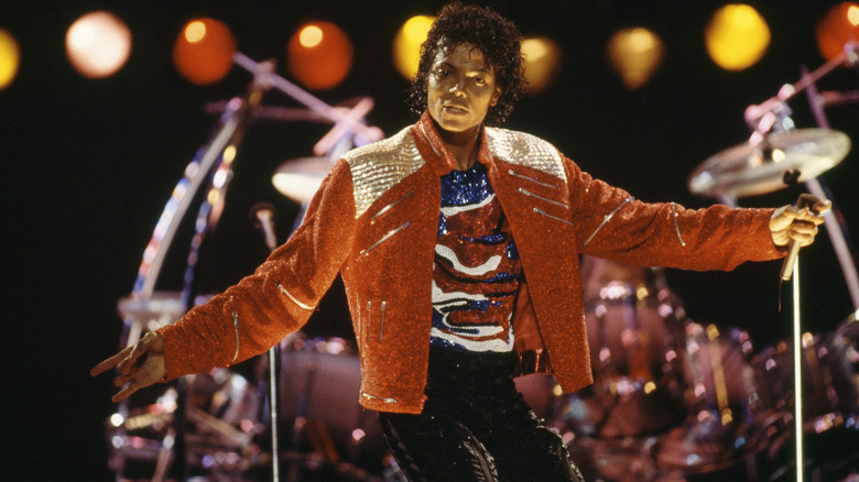 Michael Jackson veste rouge