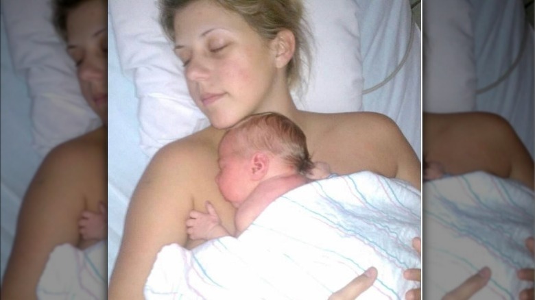 Jodie Sweetin tenant sa fille Beatrix