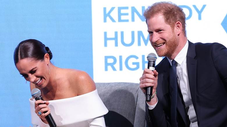 Meghan Markle, le prince Harry riant