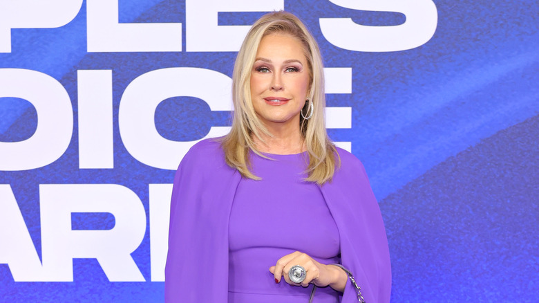 Robe violette des People's Choice Awards de Kathy Hilton