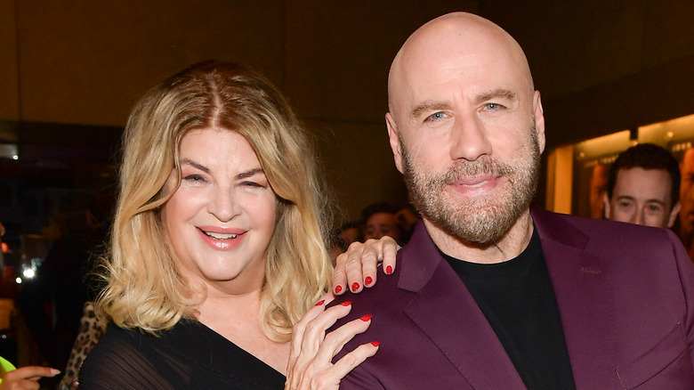 Kirstie Alley souriant avec John Travolta