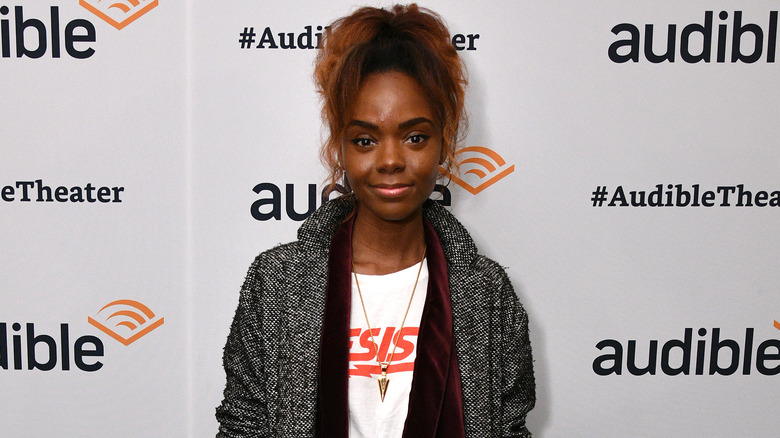 Ashleigh Murray en pull