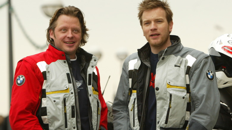 Ewan McGregor posant avec Charley Boorman