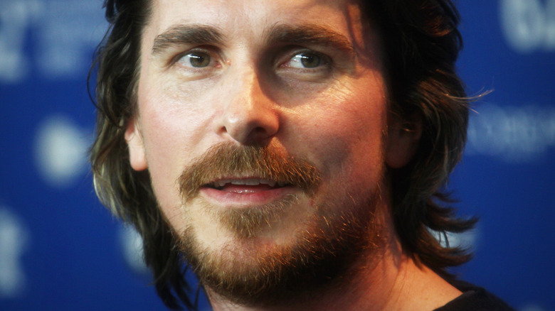 Christian Bale aux cheveux longs