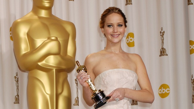 Jennifer Lawrence avec l'Oscar