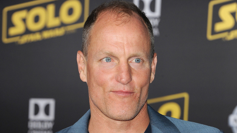 Woody Harrelson souriant