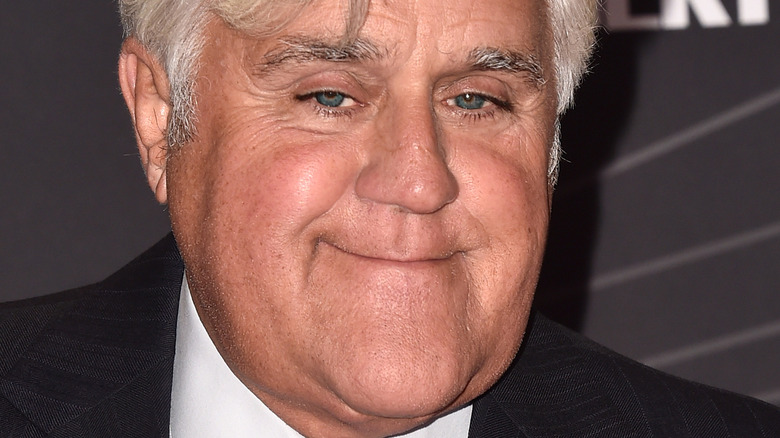 Jay Leno avec un sourire narquois