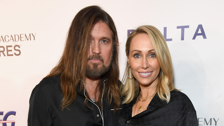 Tish et Billy Ray Cyrus souriant