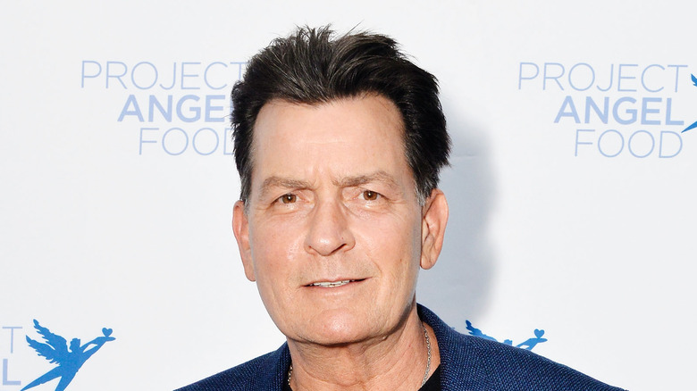 Charlie Sheen sur tapis rouge