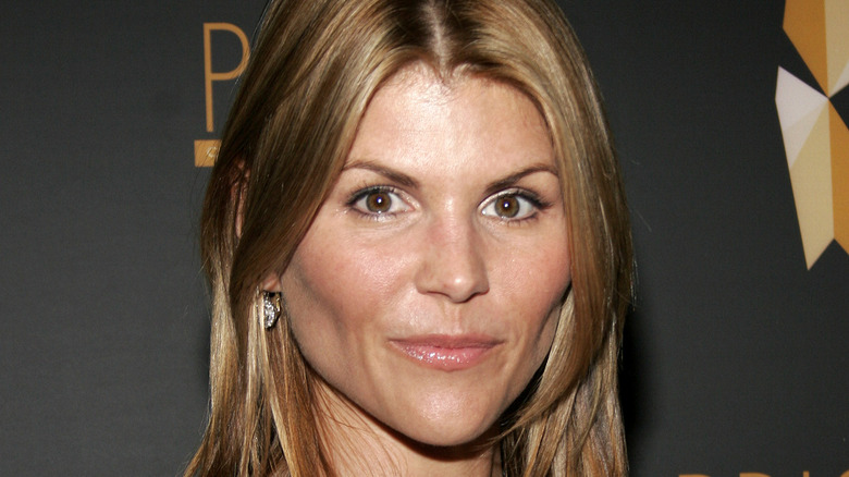 Lori Loughlin souriant