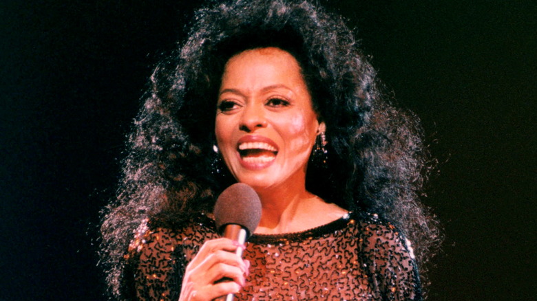 Diana Ross chantant 