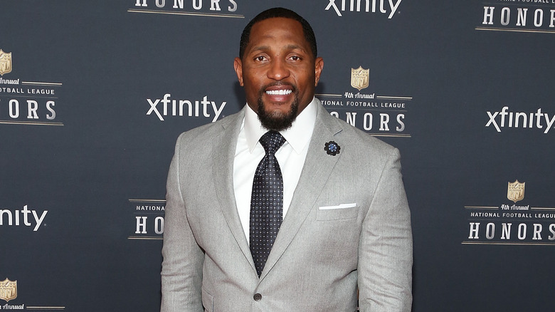 Ray Lewis souriant