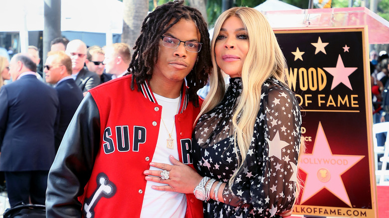 Wendy Williams posant avec son fils