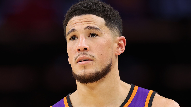 Devin Booker porte du violet