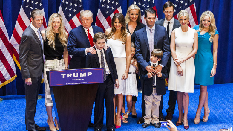 La famille Trump pose 