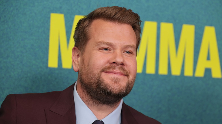 James Corden, souriant