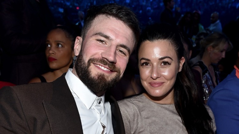 Sam Hunt et Hannah Lee Fowler lors d'un événement