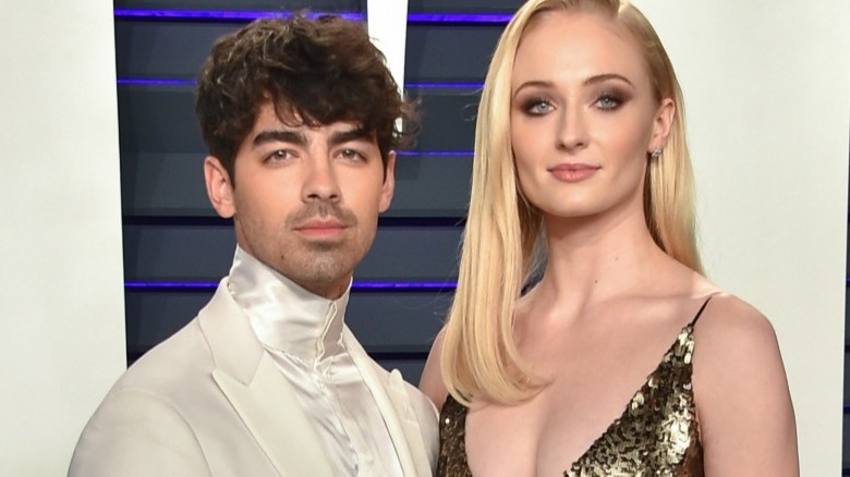 Sophie Turner et Joe Jonas lors d'un événement