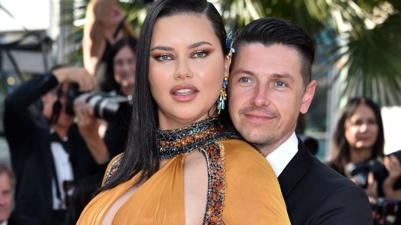 Adriana Lima et Andre Lemmers lors d'un événement