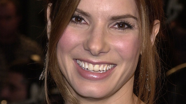 Sandra Bullock souriante