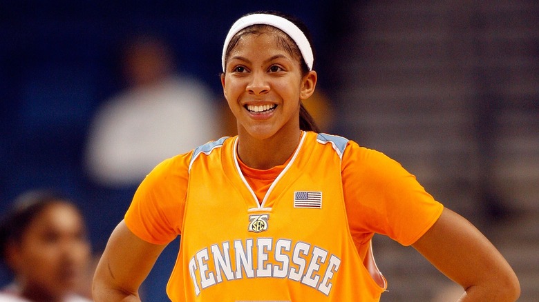 Candace Parker sourit