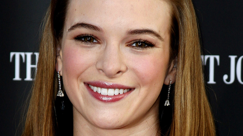 Danielle Panabaker souriante