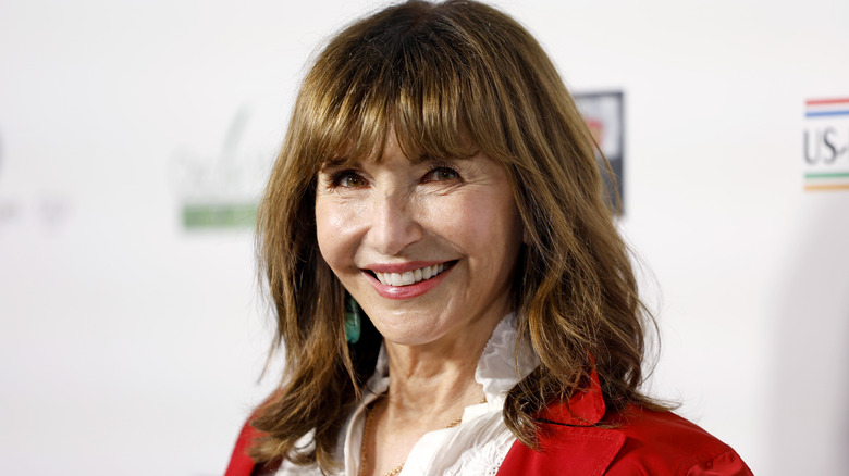 Mary Steenburgen souriant à l'événement