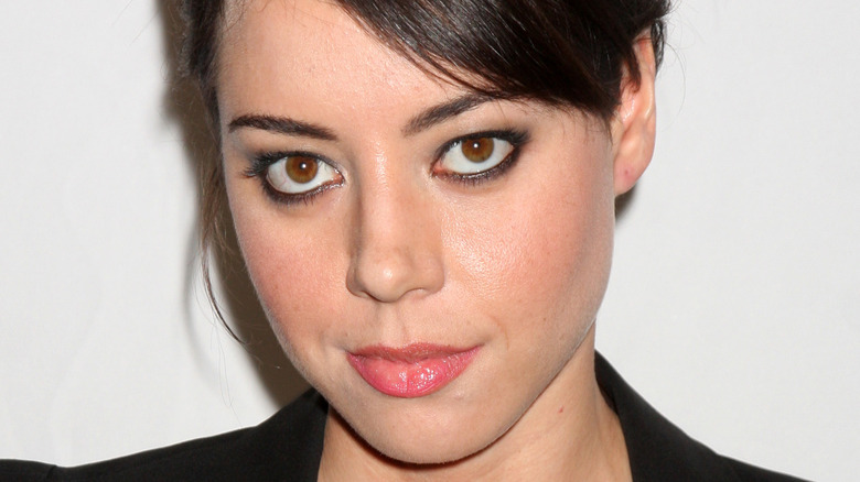 Aubrey Plaza pose