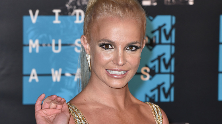 Britney Spears sourit aux MTV VMA