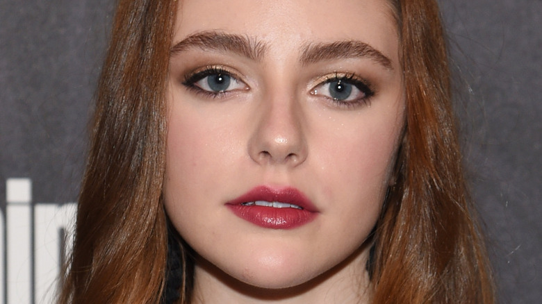 Danielle Rose Russell posant pour les caméras