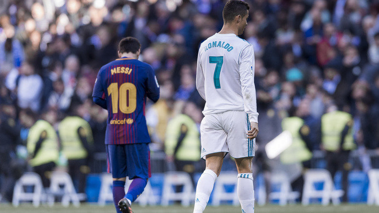 Cristiano Ronaldo et Lionel Messi sur le terrain en 2017