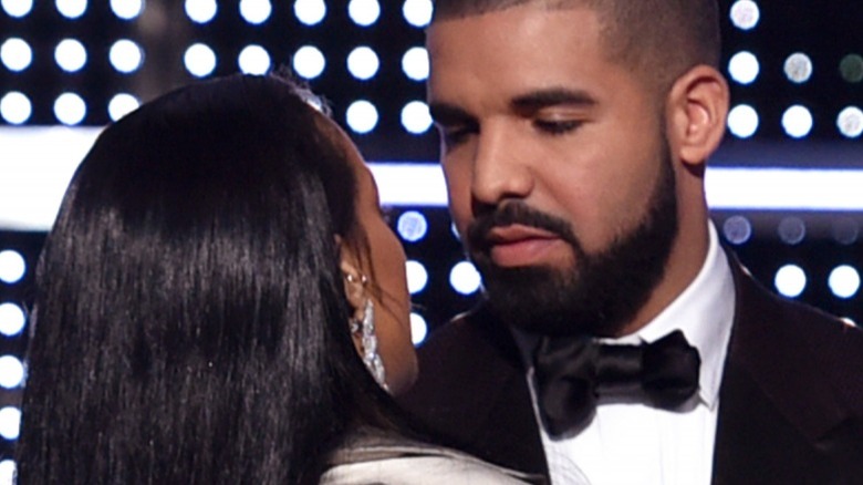 Drake remet à Rihanna le prix Michael Jackson Video Vanguard en 2016