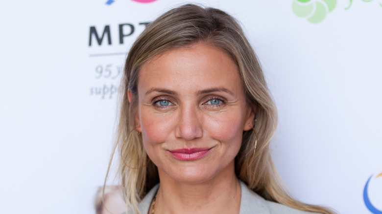 Cameron Diaz porte du rouge à lèvres rose