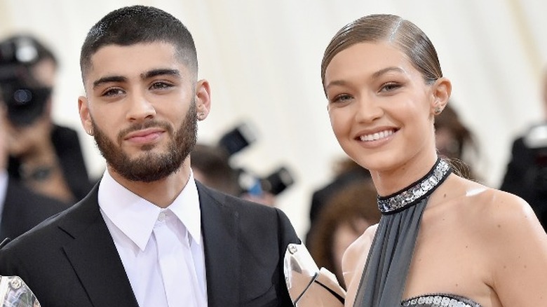 Zayn Malik et Gigi Hadid souriants 