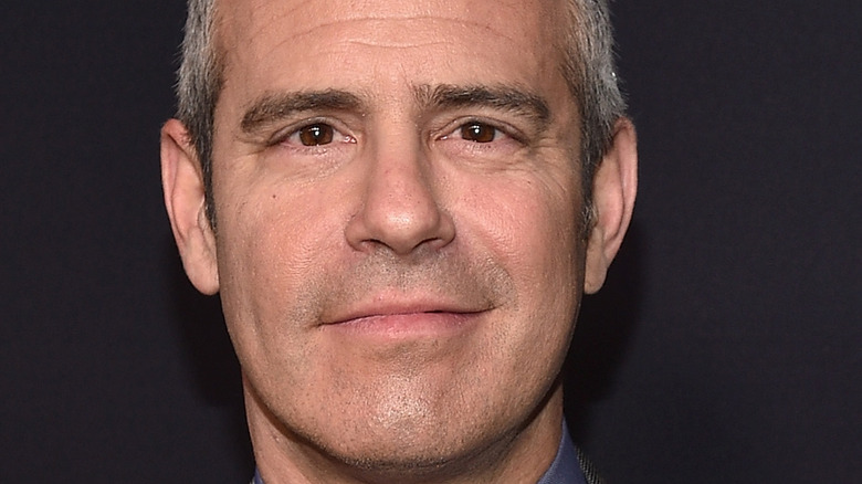 Andy Cohen double ses plans NYE ​​avec Anderson Cooper