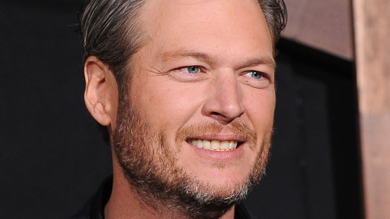 Blake Shelton souriant