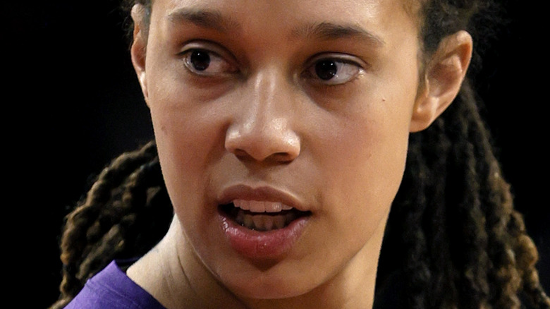 Brittney Griner avec une expression neutre