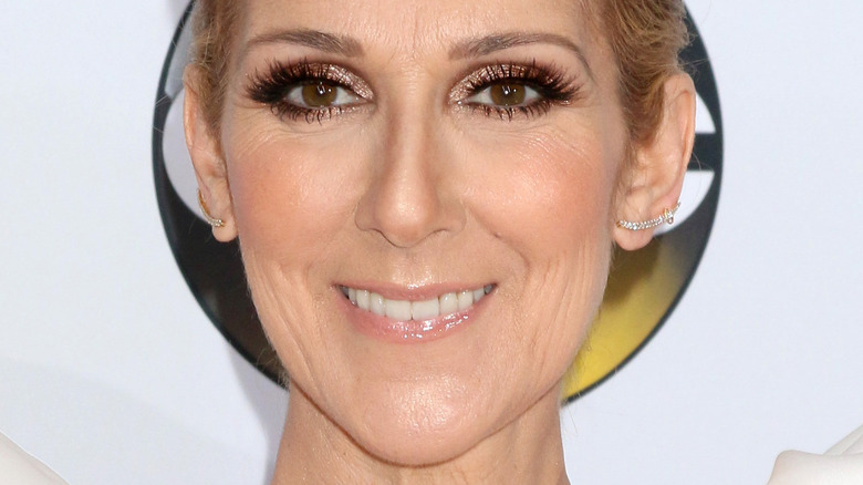 Céline Dion retient ses larmes en annonçant un diagnostic de santé déchirant