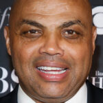 Charles Barkley dénonce la gestion par la NBA du poste offensif de Kyrie Irving