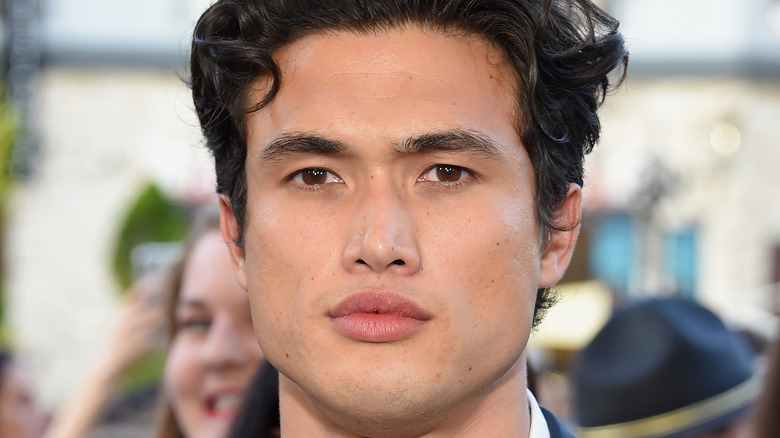 Détails sur Charles Melton pour chaque fan de Riverdale