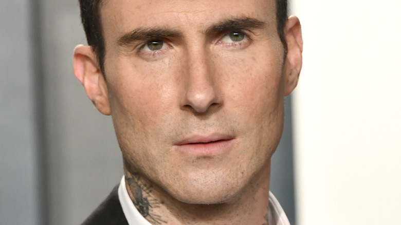 La perte déchirante qui a changé la carrière d’Adam Levine