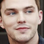 La vie de Nicholas Hoult, de l’enfance à Hollywood