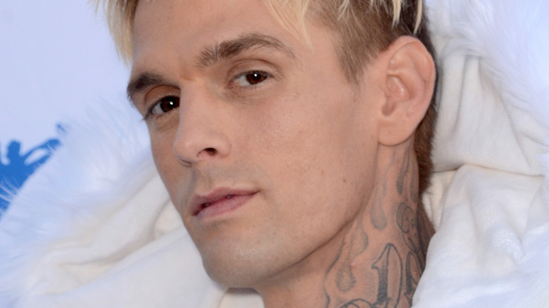 L’ami d’Aaron Carter fait des déclarations troublantes sur son comportement avant sa mort