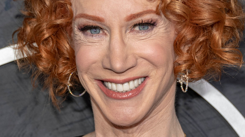 Le mariage de Kathy Griffin a été célébré par une légende par intérim