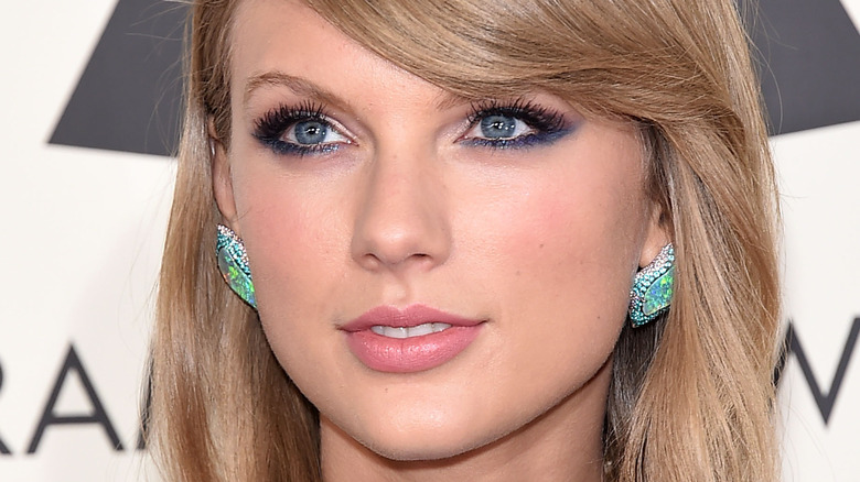 Taylor Swift souriant