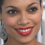 Un regard sur la vie et la carrière de Rosario Dawson au fil des ans