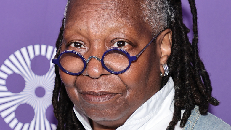 Whoopi Goldberg s’excuse à nouveau pour les commentaires qui l’avaient précédemment suspendue de la vue